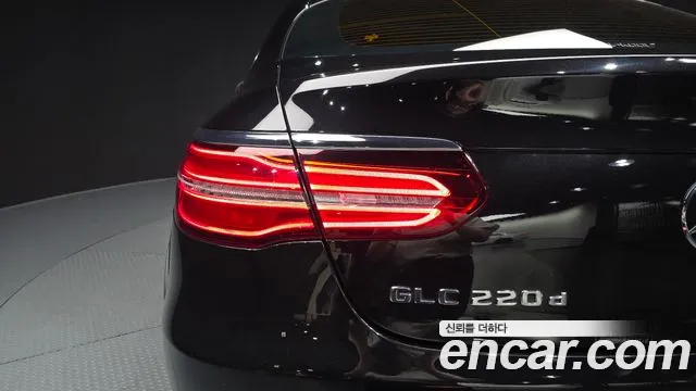 Mercedes-Benz GLC 2018 thumb 12