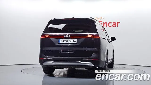 Kia Carnival 2023 thumb 5