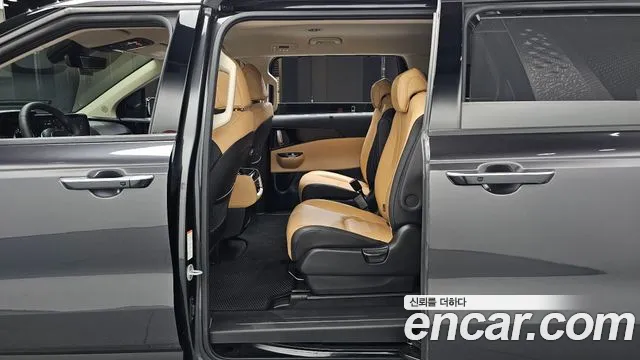 Kia Carnival 2023 thumb 8