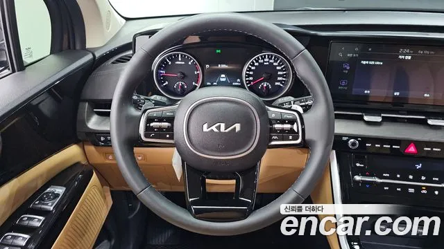 Kia Carnival 2023 thumb 2