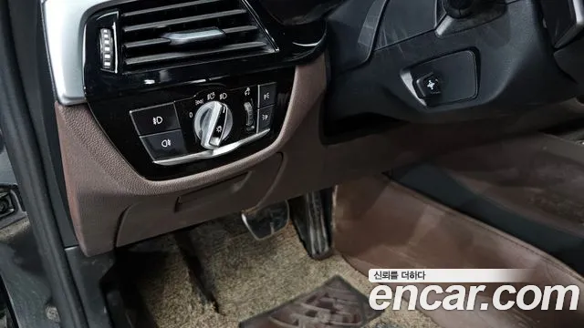 BMW 5 серии 2019 thumb 12