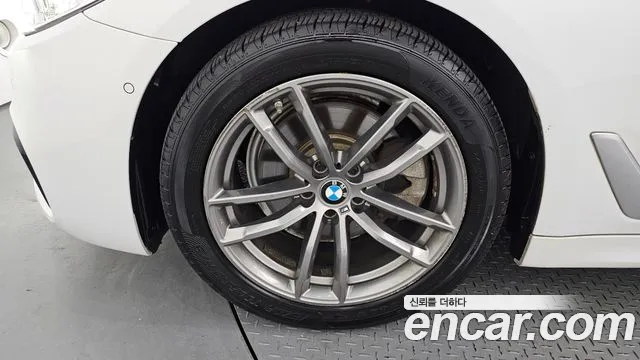 BMW 5 серии 2018 thumb 6
