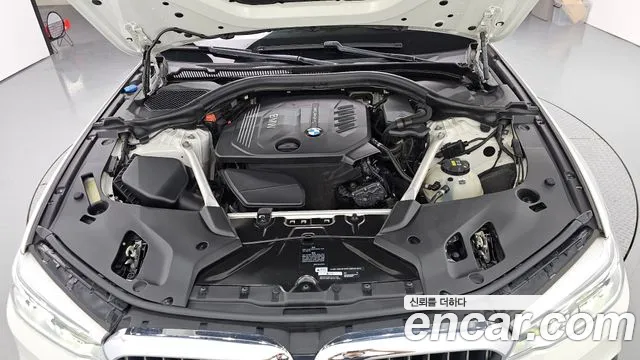 BMW 5 серии 2018 thumb 12