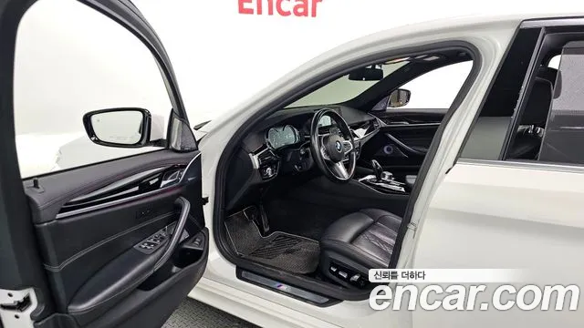 BMW 5 серии 2018 thumb 9