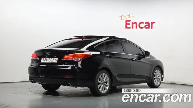 Hyundai i40 2012 thumb 6