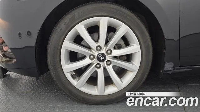 Hyundai i40 2012 thumb 3