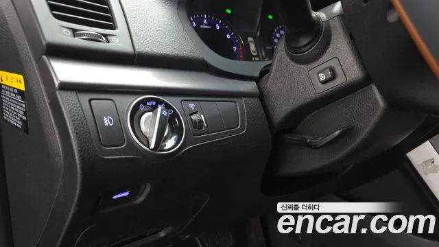 Hyundai i40 2012 thumb 4
