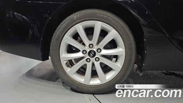 Hyundai i40 2012 thumb 5