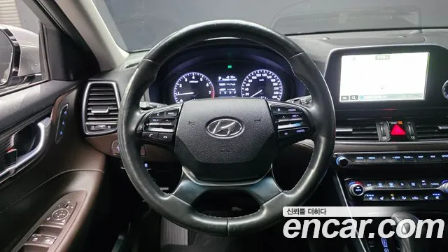 Hyundai Grandeur 2017 thumb 12