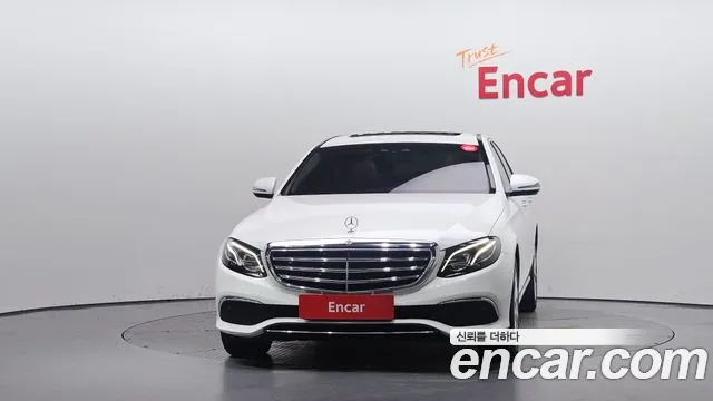 Mercedes-Benz E-Class 2017 thumb 8