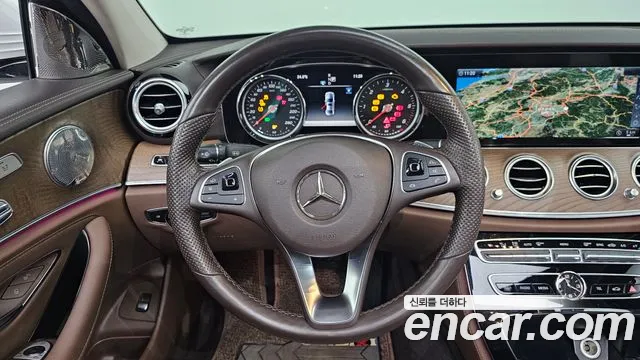 Mercedes-Benz E-Class 2017 thumb 5