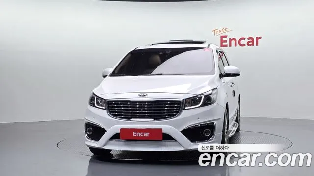 Kia Carnival 2015 thumb 3