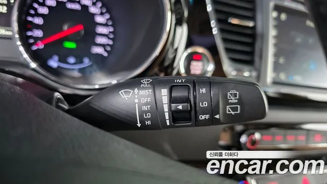 Kia Carnival 2015 thumb 9