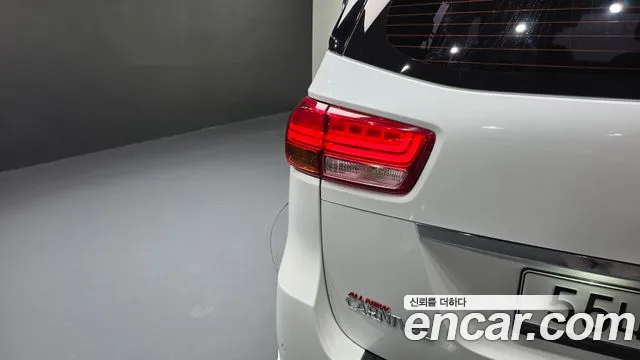 Kia Carnival 2015 thumb 4