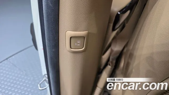 Kia Carnival 2015 thumb 7