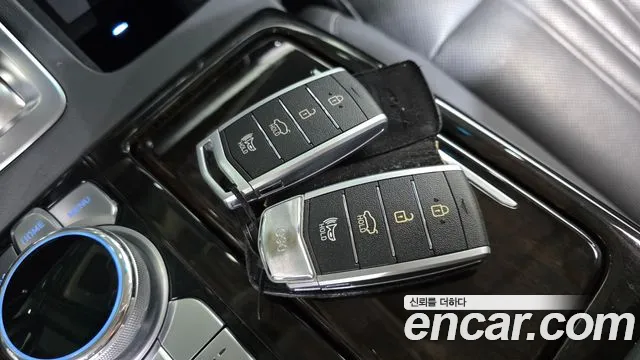 Genesis G90 2019 thumb 3