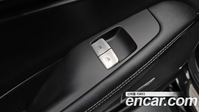 Genesis G90 2019 thumb 6