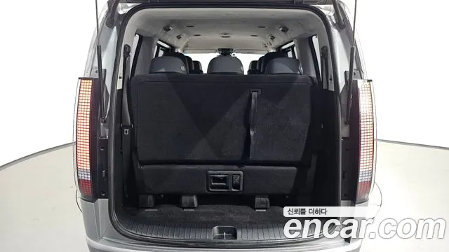 Hyundai Staria 2023 thumb 5