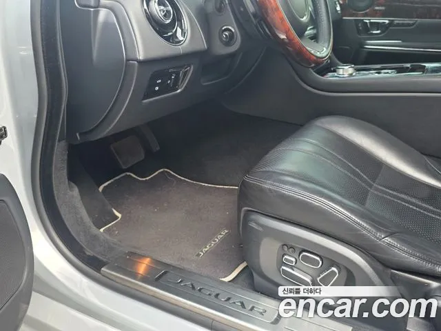 Jaguar XJ 2014 thumb 2