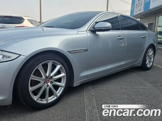 Jaguar XJ 2014 thumb 4
