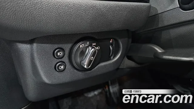 Mini Cooper Clubman 2022 thumb 9