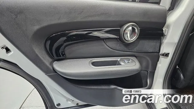 Mini Cooper Clubman 2022 thumb 2