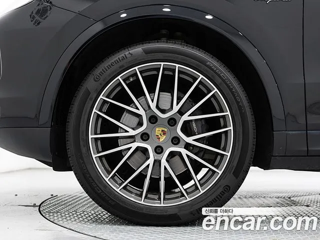 Porsche Cayenne 2022 thumb 11