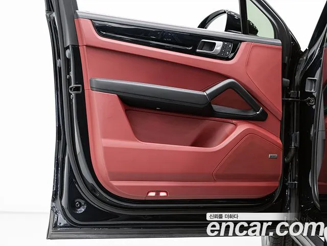 Porsche Cayenne 2022 thumb 6
