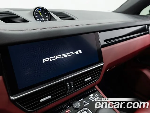 Porsche Cayenne 2022 thumb 4
