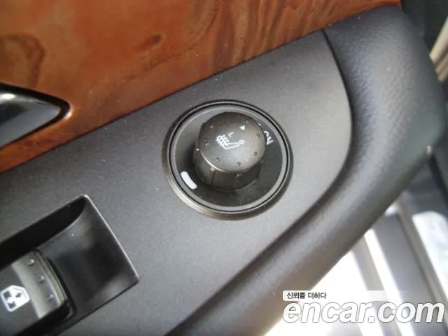 KGM Rexton 2016 thumb 11
