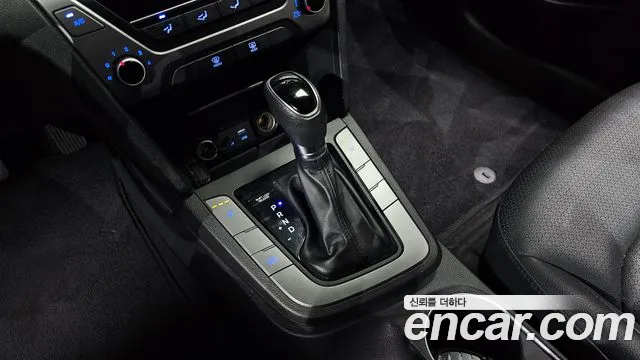 Hyundai AD 2016 thumb 4
