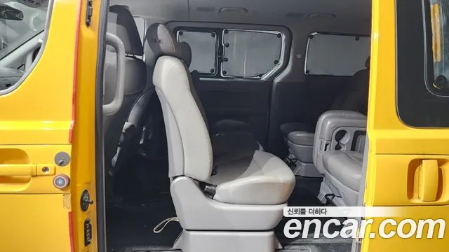 Hyundai Staria 2019 thumb 2