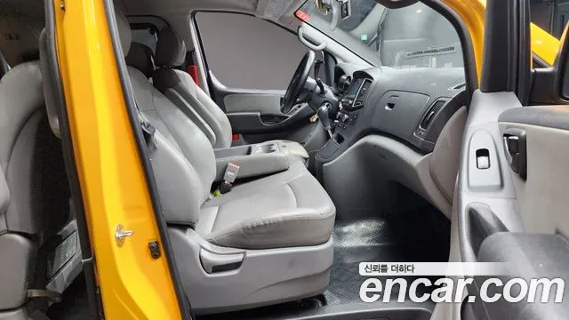 Hyundai Staria 2019 thumb 9