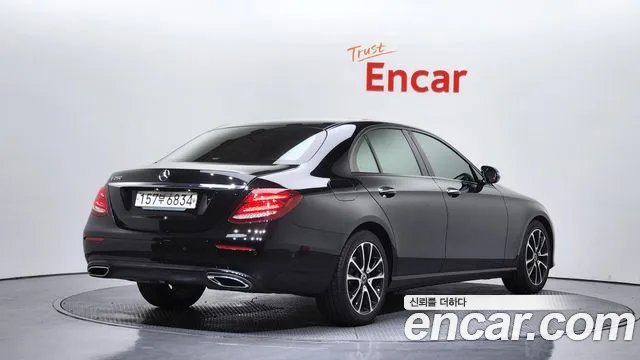 Mercedes-Benz E-Class 2020 thumb 6
