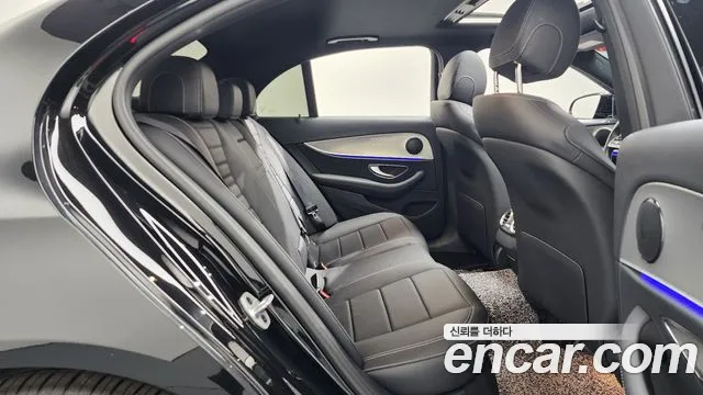 Mercedes-Benz E-Class 2020 thumb 10