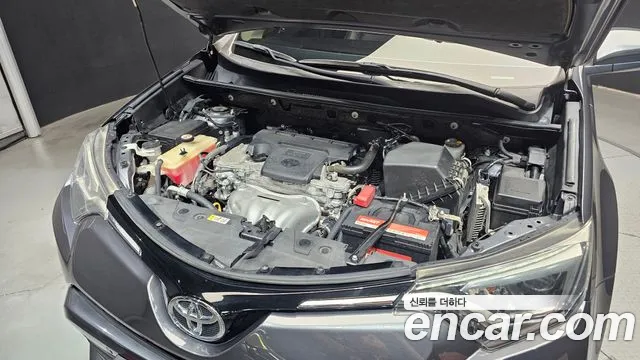 Toyota RAV4 2018 thumb 12