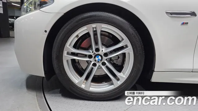 BMW 5 серии 2016 thumb 12