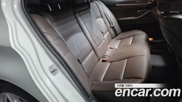 BMW 5 серии 2016 thumb 10