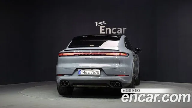Porsche Cayenne 2023 thumb 4