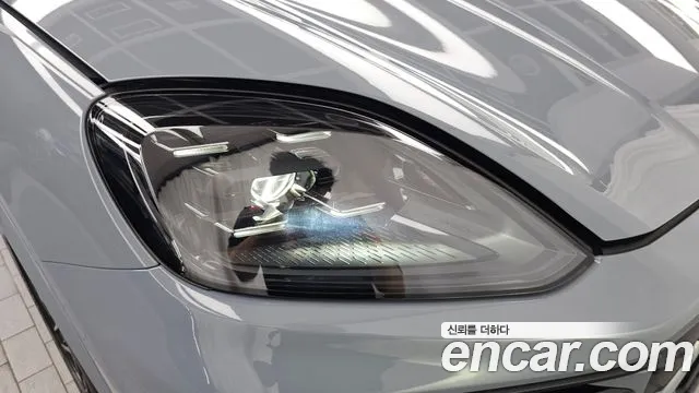 Porsche Cayenne 2023 thumb 9