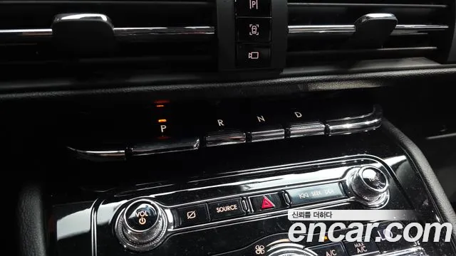 Lincoln Corsair 2020 thumb 11