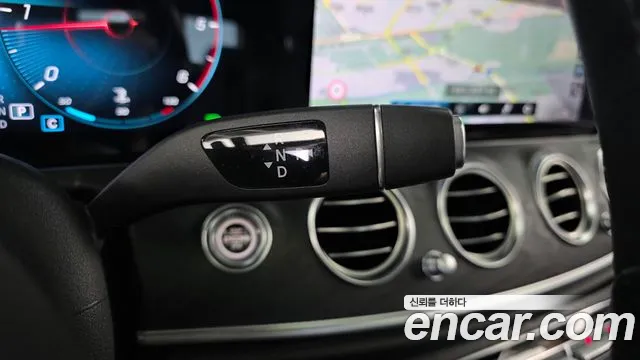Mercedes-Benz E-Class 2020 thumb 11
