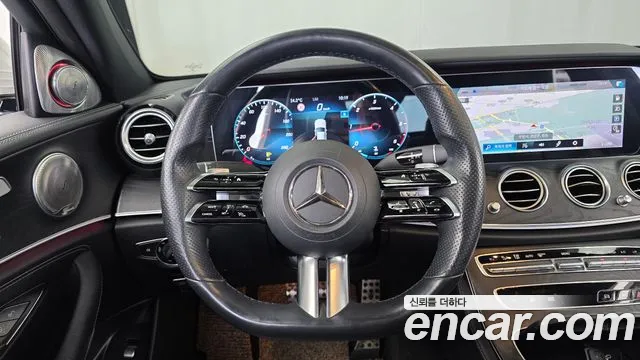 Mercedes-Benz E-Class 2020 thumb 9