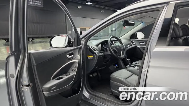 Hyundai Santafe 2017 thumb 11