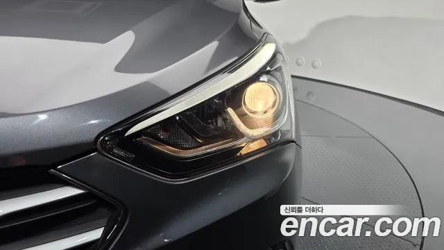Hyundai Santafe 2017 thumb 4
