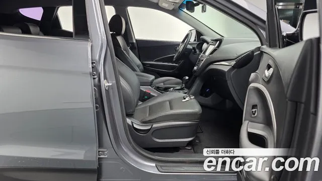 Hyundai Santafe 2017 thumb 9