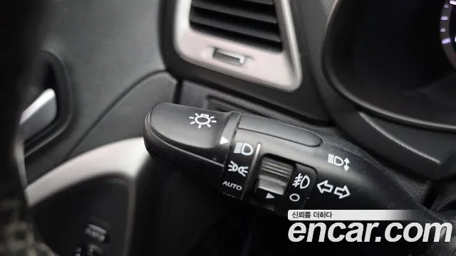 Hyundai Santafe 2017 thumb 5