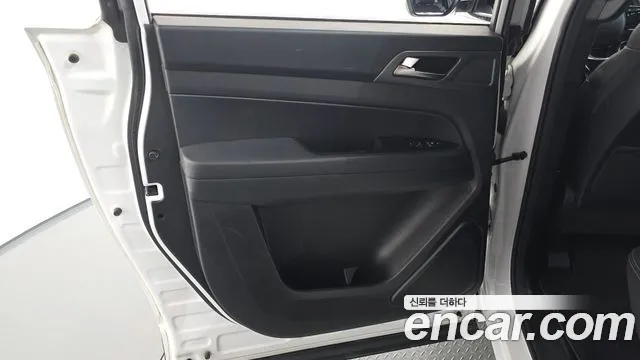 KGM Rexton Sports 2023 thumb 10