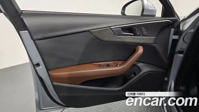 Audi A4 2018 thumb 12