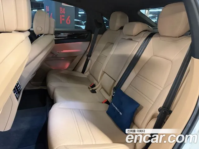 Porsche Cayenne 2023 thumb 3